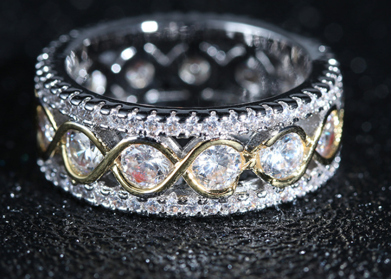 "Promise Radiance: Zircon Stone Women's Ring"