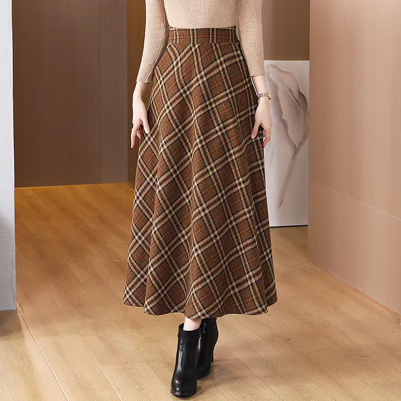 Women's Woolen Long Skirt Is Versatile