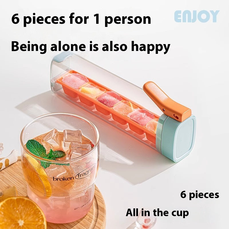 Ice Cube Mold with Storage Box – Stay cool, stay smart.