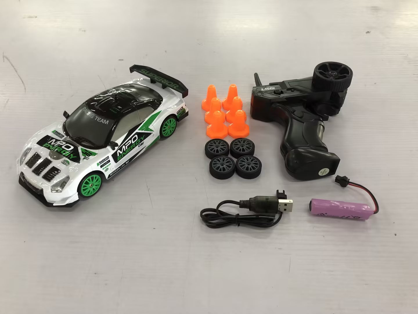 2.4G Drift Rc Car 4WD RC Drift Car GTR Model AE86