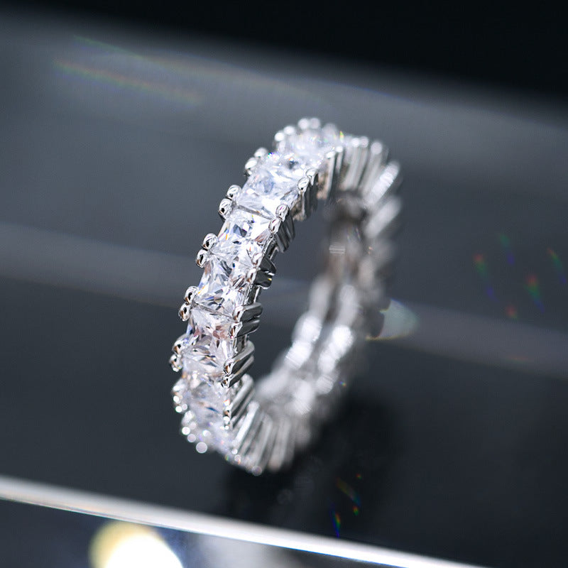 Luxury zircon ring