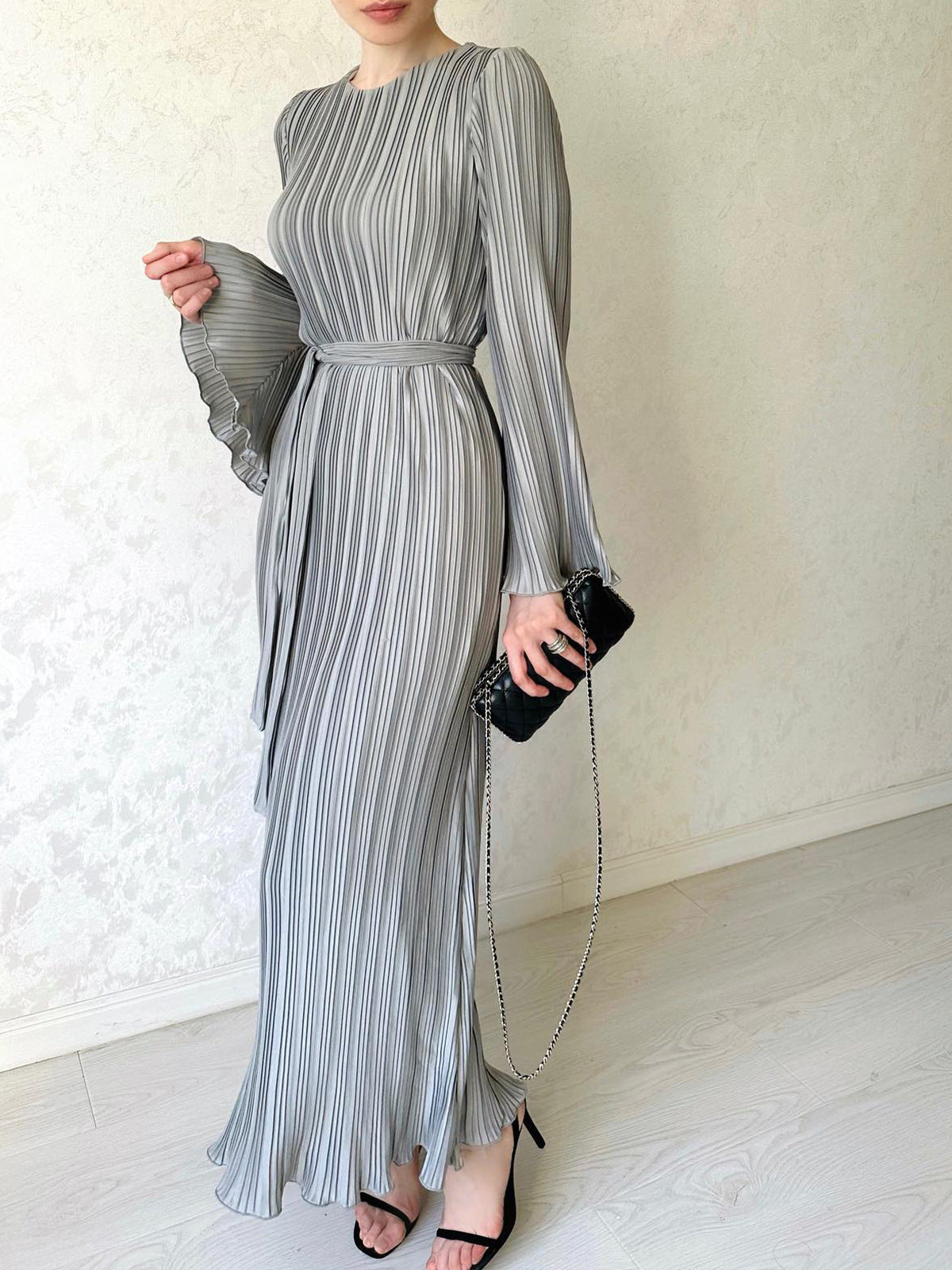 Elegant Pleated Bell Sleeve Mid-length Dress