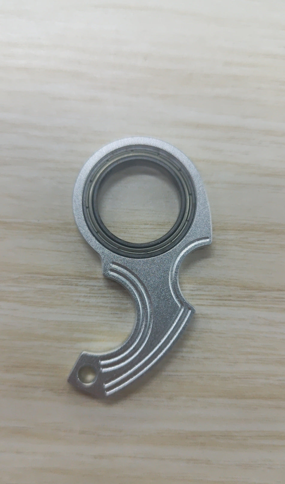 Metal Texture Rotating Keychain