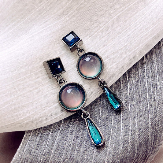 Light luxury design crystal earrings