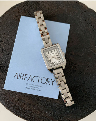 IEKE Light Luxury High-grade Retro Roman Quartz Watch