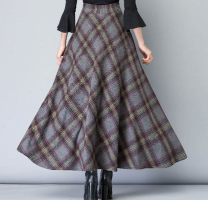 Women's Woolen Long Skirt Is Versatile