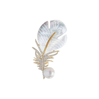 Luxury Seashell ((Natural Freshwater Pearl)) Brooch